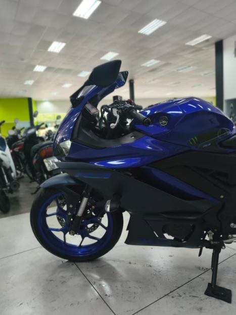 YAMAHA YZF R3 320 ABS, Foto 3