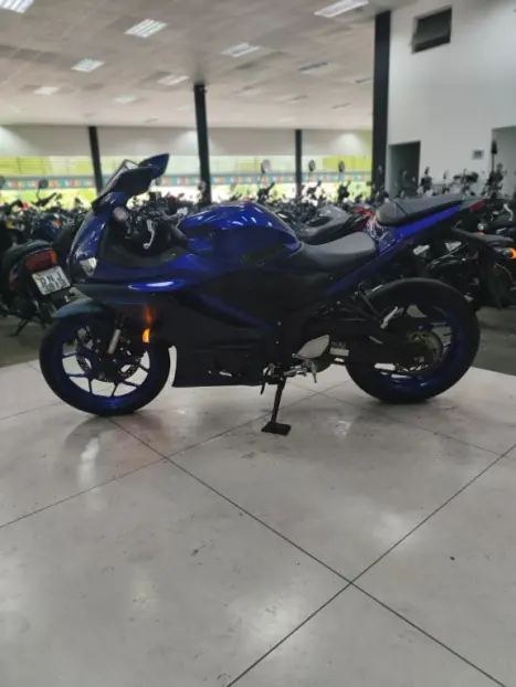 YAMAHA YZF R3 320 ABS, Foto 9