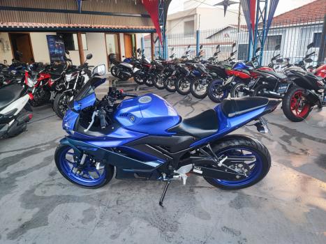 YAMAHA YZF R3 320 ABS, Foto 3