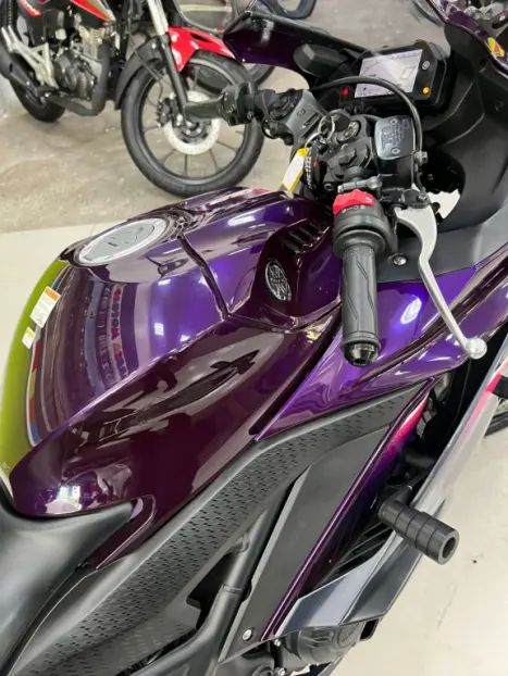 YAMAHA YZF R3 320 ABS, Foto 13