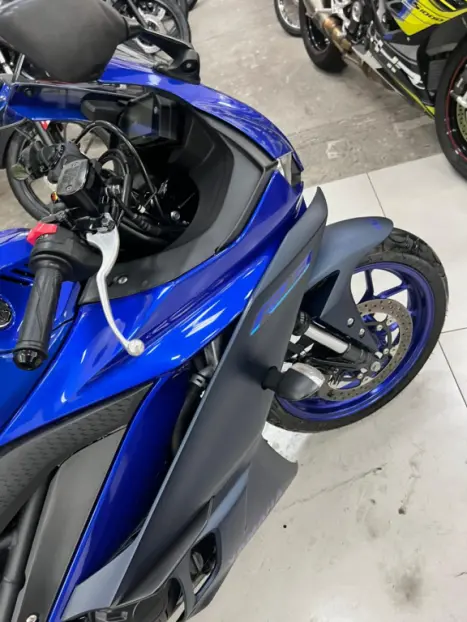 YAMAHA YZF R3 320 ABS, Foto 2
