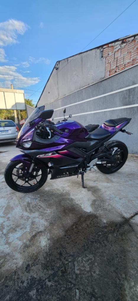 YAMAHA YZF R3 320 ABS, Foto 1