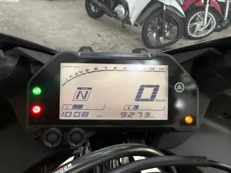 YAMAHA YZF R3 320 ABS, Foto 8