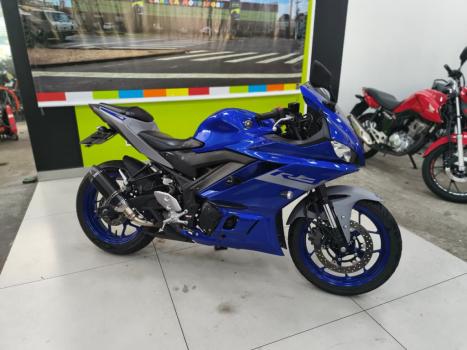 YAMAHA YZF R3 320 ABS, Foto 3
