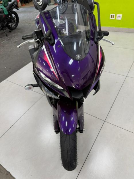 YAMAHA YZF R3 320 ABS, Foto 3