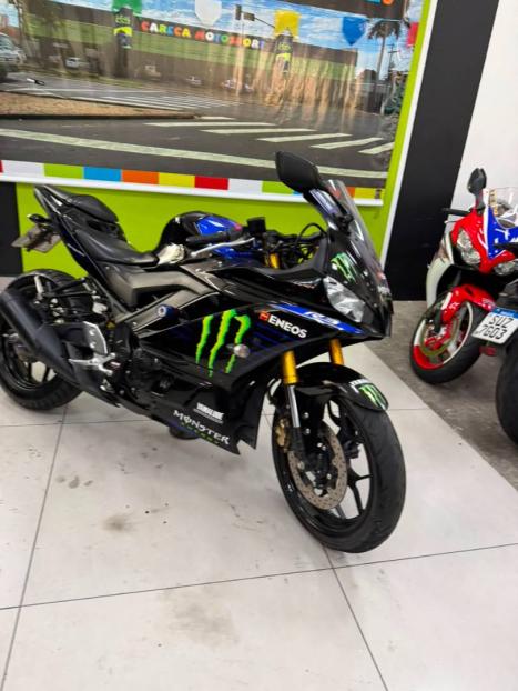 YAMAHA YZF R3 320 ABS, Foto 3