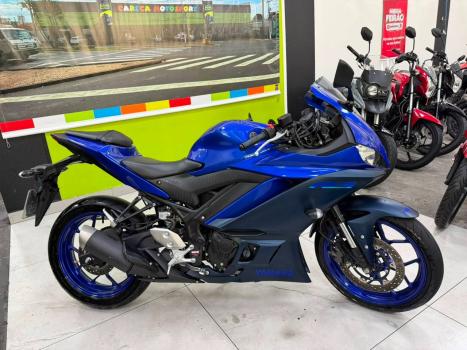 YAMAHA YZF R3 320 ABS, Foto 1