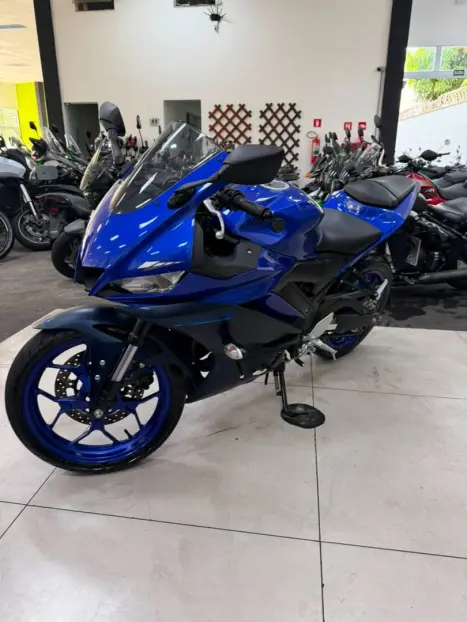 YAMAHA YZF R3 320 ABS, Foto 9