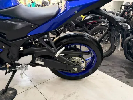 YAMAHA YZF R3 320 ABS, Foto 10