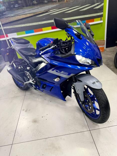 YAMAHA YZF R3 320 ABS, Foto 4