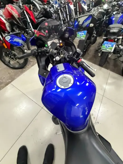 YAMAHA YZF R3 320 ABS, Foto 9