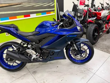 YAMAHA YZF R3 320 ABS, Foto 2