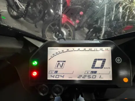 YAMAHA YZF R3 320 ABS, Foto 4