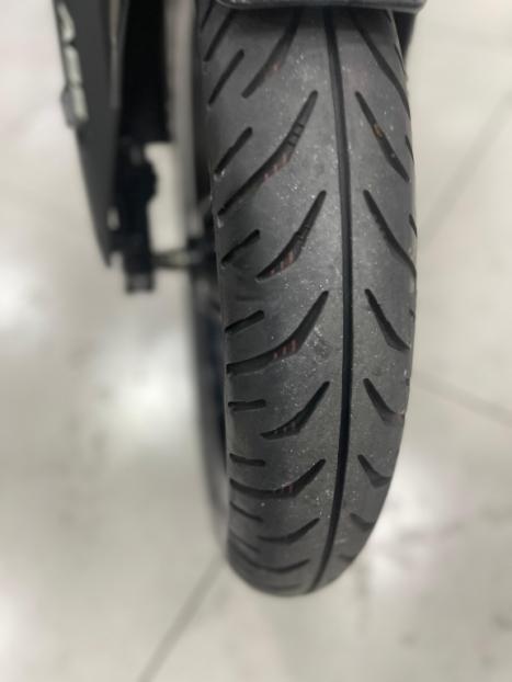 BAJAJ Dominar 200 , Foto 2