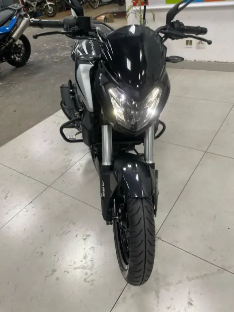 BAJAJ Dominar 200 , Foto 10