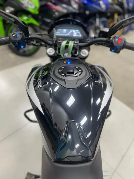 BAJAJ Dominar 200 , Foto 11
