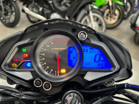 BAJAJ Dominar 200 , Foto 2