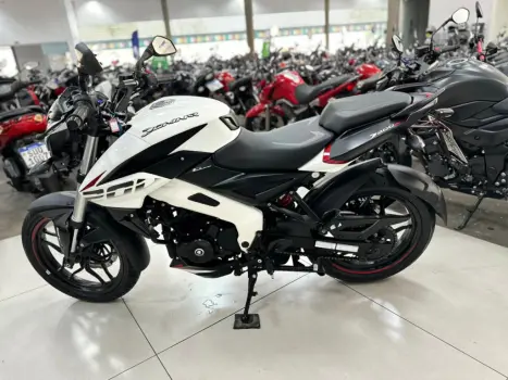BAJAJ Dominar 200 , Foto 7