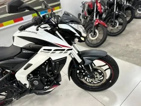 BAJAJ Dominar 200 , Foto 12