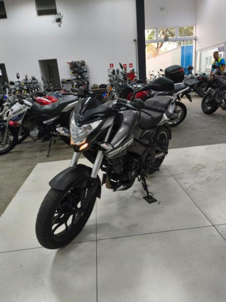 BAJAJ Dominar 200 , Foto 10