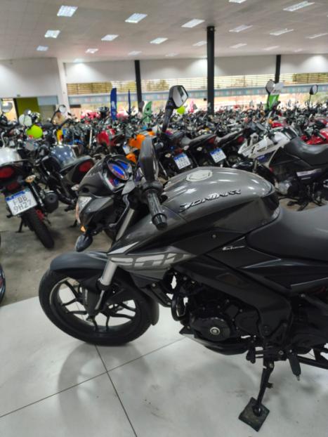 BAJAJ Dominar 200 , Foto 12