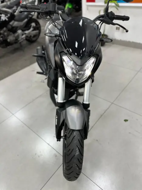 BAJAJ Dominar 400 , Foto 3