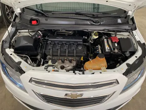 CHEVROLET Onix Hatch 1.4 4P FLEX LTZ, Foto 5