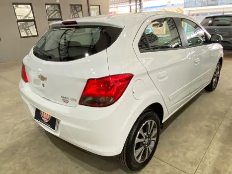 CHEVROLET Onix Hatch 1.4 4P FLEX LTZ, Foto 6