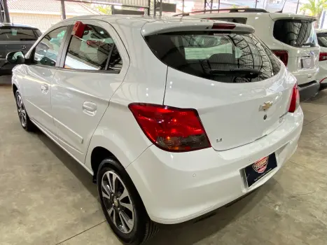 CHEVROLET Onix Hatch 1.4 4P FLEX LTZ, Foto 8