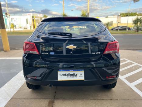 CHEVROLET Onix Hatch 1.4 4P FLEX LTZ, Foto 4