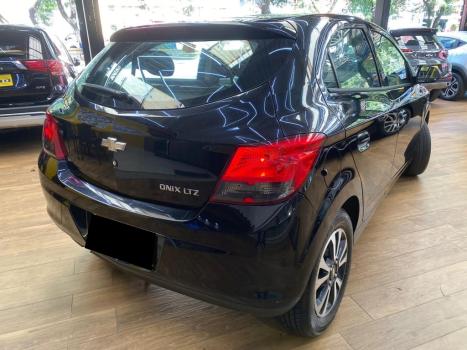 CHEVROLET Onix Hatch 1.4 4P FLEX LTZ, Foto 6