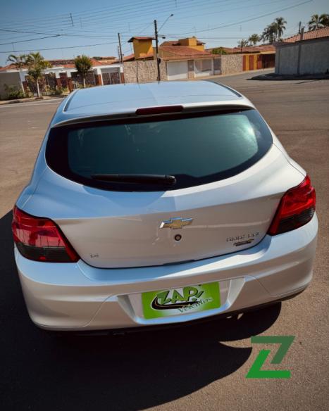 CHEVROLET Onix Hatch 1.4 4P FLEX LTZ, Foto 4