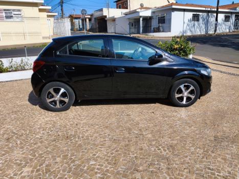 CHEVROLET Onix Hatch 1.4 4P FLEX LTZ, Foto 4