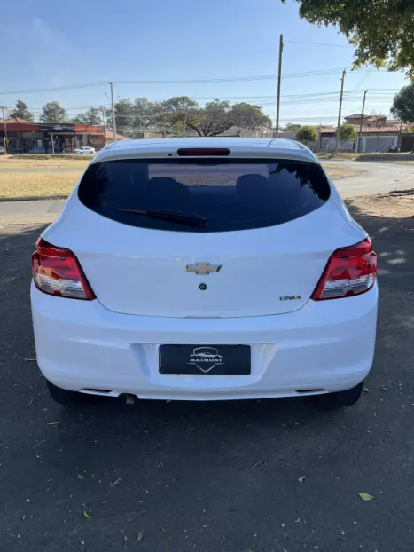 CHEVROLET Onix Hatch 1.0 4P FLEX LS, Foto 3
