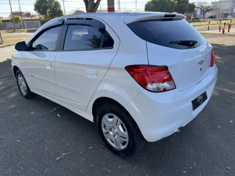 CHEVROLET Onix Hatch 1.0 4P FLEX LS, Foto 5
