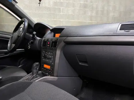 CHEVROLET Vectra Hatch 2.0 4P FLEX GT AUTOMTICO, Foto 15