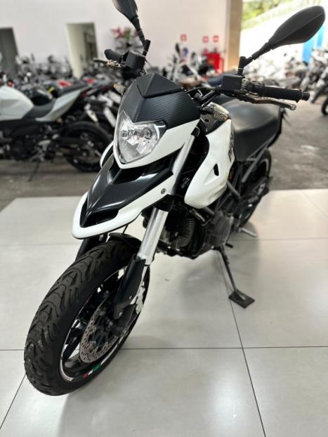DUCATI Hypermotard 796 , Foto 6