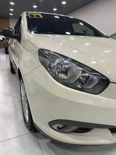 FIAT Grand Siena 1.6 16V 4P FLEX ESSENCE DUALOGIC AUTOMATIZADO, Foto 4