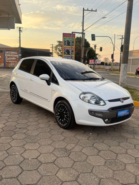 FIAT Punto 1.6 16V 4P FLEX ESSENCE DUALOGIC AUTOMATIZADO, Foto 3