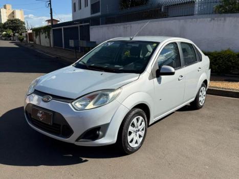 FORD Fiesta Sedan 1.6 4P ROCAM FLEX, Foto 2