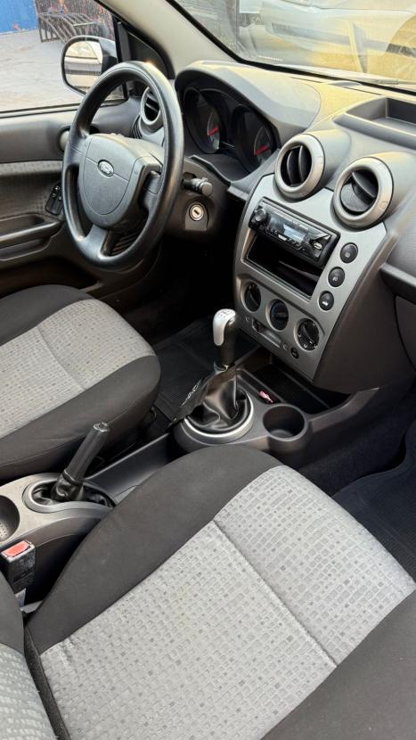 FORD Fiesta Sedan 1.6 4P ROCAM FLEX, Foto 7