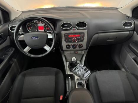 FORD Focus Hatch 1.6 4P, Foto 6