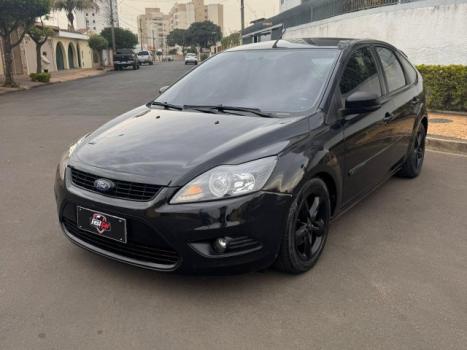 FORD Focus Hatch 1.6 4P GLX, Foto 2