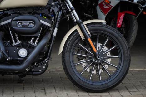 HARLEY DAVIDSON Sportster XL 883 IRON, Foto 4