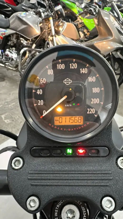 HARLEY DAVIDSON Sportster XL 883 IRON, Foto 5