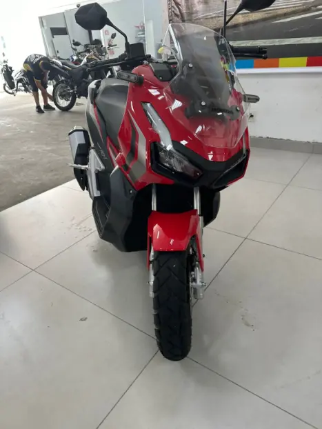 HONDA ADV 150 , Foto 4