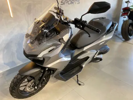 HONDA ADV 160 , Foto 10