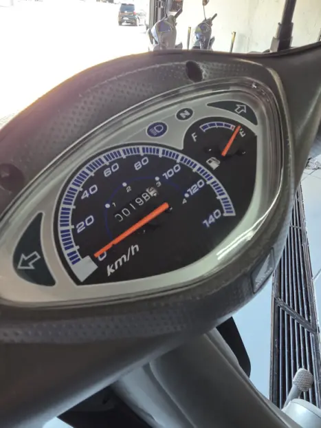 HONDA Biz 125 ES, Foto 9