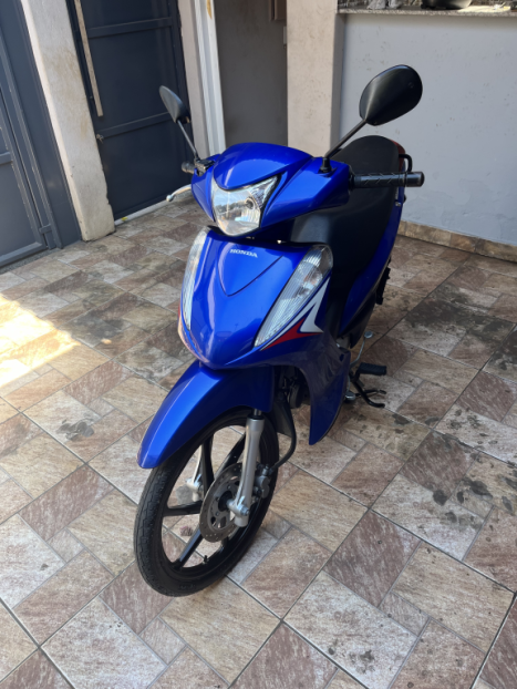 HONDA Biz 125 EX, Foto 4