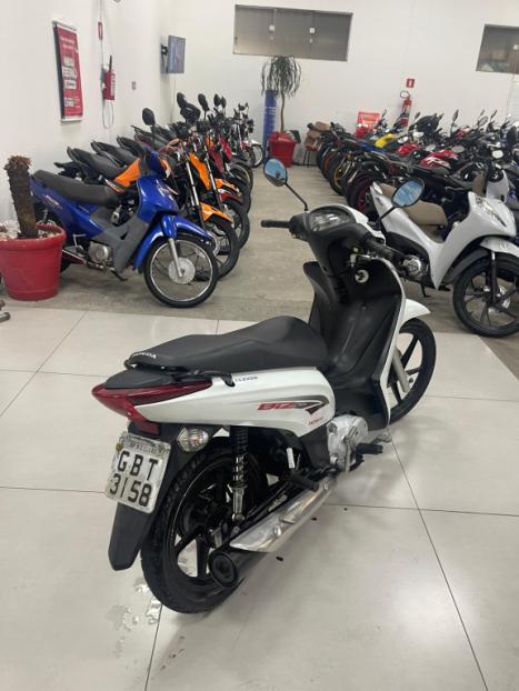 HONDA Biz 125 EX, Foto 4